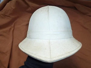 1966 ROYAL MARINES WHITE PITH HELMET BY HOBSONS, LONDON. RM BAND HELMET - Picture 1 of 11