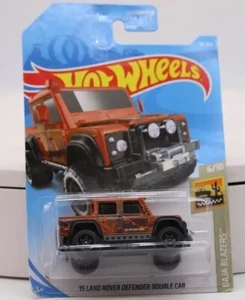2019 HOT WHEELS BAJA BLAZERS SERIES '15 LAND ROVER DEFENDER DOUBLE CAB 1:64 - Picture 1 of 5
