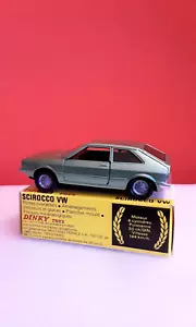 VOLKSWAGEN SCIROCCO DINKY TOYS EN BOITE - Foto 1 di 10