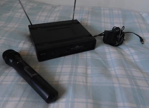 Chord Dual Receiver Handheld Microphone UHF Radio System 863.8MHz 864.8MHz DJ - Picture 1 of 4