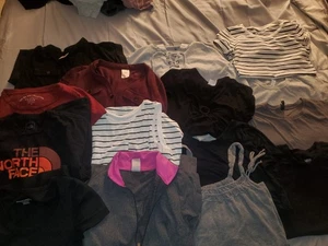 Damen Bekleidungspaket Größe XS Northface Aeropostale Vans - Bild 1 von 7