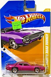 '71 Plymouth Road Runner Hot Wheels 2012 Nuevos Modelos PÚRPURA NUEVO EN PROTECTOR - Imagen 1 de 5