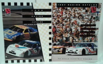 Catálogos de autos tragamonedas realistas 1997 y 1998 NASCAR, Fast Trackers, Street Racers Foto 1 de 4