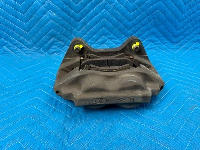 雷克萨斯 LX470 陆地巡洋舰前驱动制动卡钳带垫 1998 - 2001 原始设备制造商 — 第 1/4 张图片