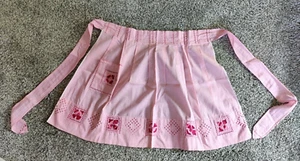 Menge 3 Vintage Handarbeit Gingham Kreuzstich Stickerei Schürzen rosa, rot & weiß - Bild 1 von 12