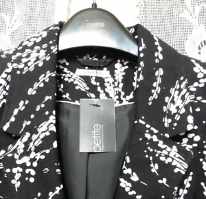 REDUCED! Black and White PETITE Short Jacket Size 8 Stunning! Fully Lined. BHS - Picture 1 of 6
