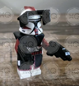 **NEW** LEGO Phase 1 Commander Fox Minifigure w/ Custom Helmet & Accessories - Picture 1 of 5