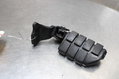 89-98 HONDA PC800 Rear Right Passenger Peg Bracket - Изображение 1 из 4