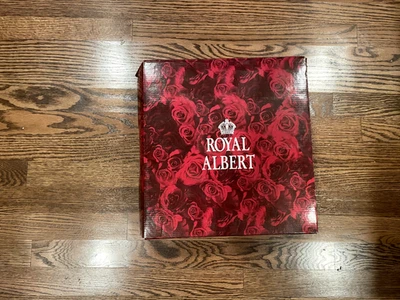 Royal Albert Old Country Roses Divided Heart Serving Tray Candy Trinket Dish 12" - Image 1 of 3