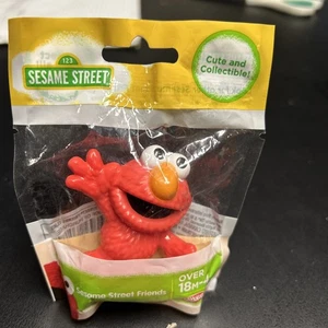 SESAME STREET Friends. Elmo. PLASTIC FIGURE TOY CAKE TOPPER- NEW! 2.5 In. Tall - Picture 1 of 2