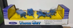 Ertl 1/64 Ford Farm Set - Picture 1 of 5