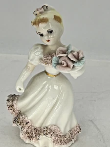 Lefton Blumenmädchen #692 5" weiß Porzellan Figur Spaghettiborte rosa blau - Bild 1 von 8