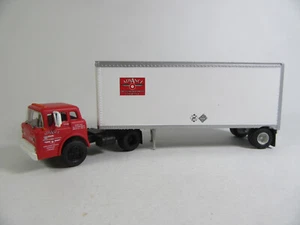 Athearn 1:87 Ford C Con 28 FT Trailer Advance Trucking - Picture 1 of 5