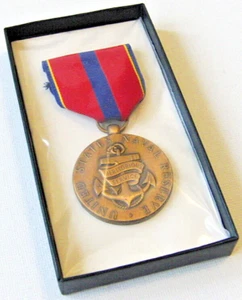 UNITED STATES NAVAL RESERVE MERITORIOUS SERVICE MEDAL RIBBON FULL SIZE 1969 BOX - Imagen 1 de 6