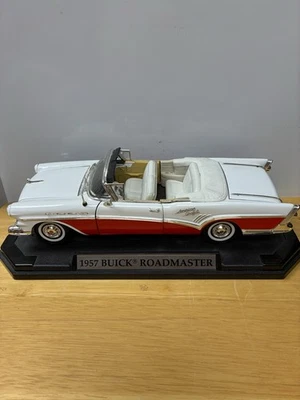 Motor Max American Graffiti 1957 Buick Roadmaster White & Red 1:18 Pre Owned - Image 1 of 4