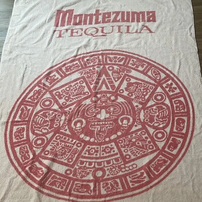 Vintage Montezuma Tequila Aztec Calendar Beach Towel - Imagem 1 de 4