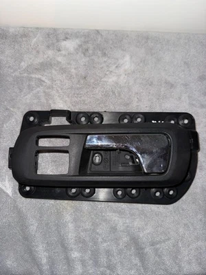 Cadillac SRX / 2007 / LEFT door handle / MP05002929 / 0017053011 Foto 1 de 4