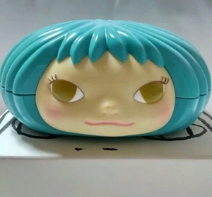 Yoshitomo Nara Bonboniere Schmuckschatulle Gummi Girl mit Box OOP Vintage NEUWERTIG Blau - Bild 1 von 9