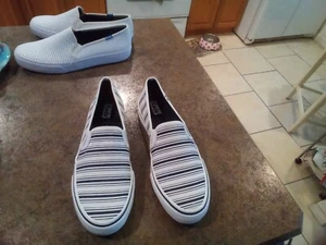 Keds 8 from Talbots, NEW - Picture 1 of 7