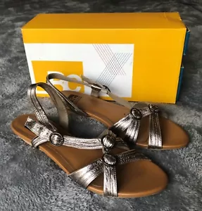 BC Women's Sandal Mama Said Metallic Pewter Size 8.5 Preowned - Picture 1 of 4