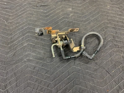 Juego de soportes reguladores de presión de manguera de línea de combustible 1,8 OEM 1999-2005 Mazda Miata NB Foto 1 de 4