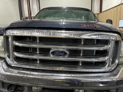 REJILLA CROMADA ENVOLVENTE FORD F250SD PICKUP 2003 CON BARRAS PINTADAS Foto 1 de 4