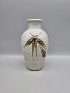A Vintage Jack Crisp Studio Pottery Vase, Sowerby, Yorkshire. Floral Motif. - Picture 1 of 10