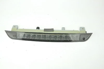 Lámpara de parada montada alta para puerta trasera Pontiac Torrent Equinox 2006 Foto 1 de 4
