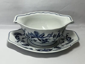 Blue Danube Blue Onion Gravy Boat w/Attached Underplate Excellent Used Condition - Picture 1 of 6