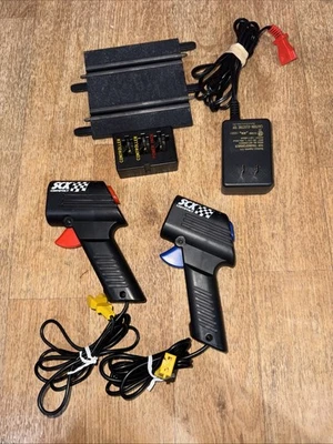 SCX Compacto Slot Car Racing Escala 1/43 Terminal Pista y Potencia 2 Control Remoto Foto 1 de 4