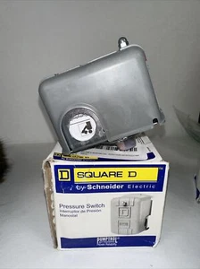 Square D 9013FSG2J21 Pressostato per pompa acqua, 30/50 PSI, DPST 9013 - Foto 1 di 7