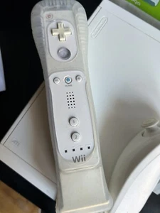 NINTENDO WII CONSOLE Tested  GENUINE CONTROLLER Motion Adapter Silicon Bundle - Picture 1 of 3