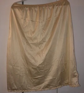 Vanity Fair Nylon Half Slip 1” Lace Trim 7” Side Slip Size Large Womens - Picture 1 of 16