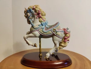Cintas y lazos de porcelana vintage 1987 Lenox carrusel blanco caballo  - Imagen 1 de 6