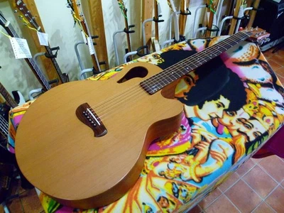 Guitarra acústica Tacoma Chief cedro/caoba SN G1125210 Foto 1 de 4