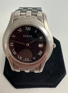 Gucci Uhr 5500M Swiss Quartz, Unisex schwarzes Zifferblatt. - Bild 1 von 10