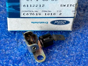 NUEVO ORIGINAL FORD GRANADA MK2 INTERRUPTOR DE LUZ BOTA # 6112212 - Imagen 1 de 2