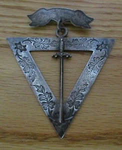 S.S. Davis 1874 Knights Of Pythias Masonic Badge Medal Sword Pin - Picture 1 of 3