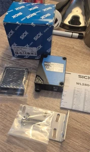 SICK WL280-2P2431 WITH MOUNTING BRACKET AND REFLECTOR OUR REF B994X - Picture 1 of 4