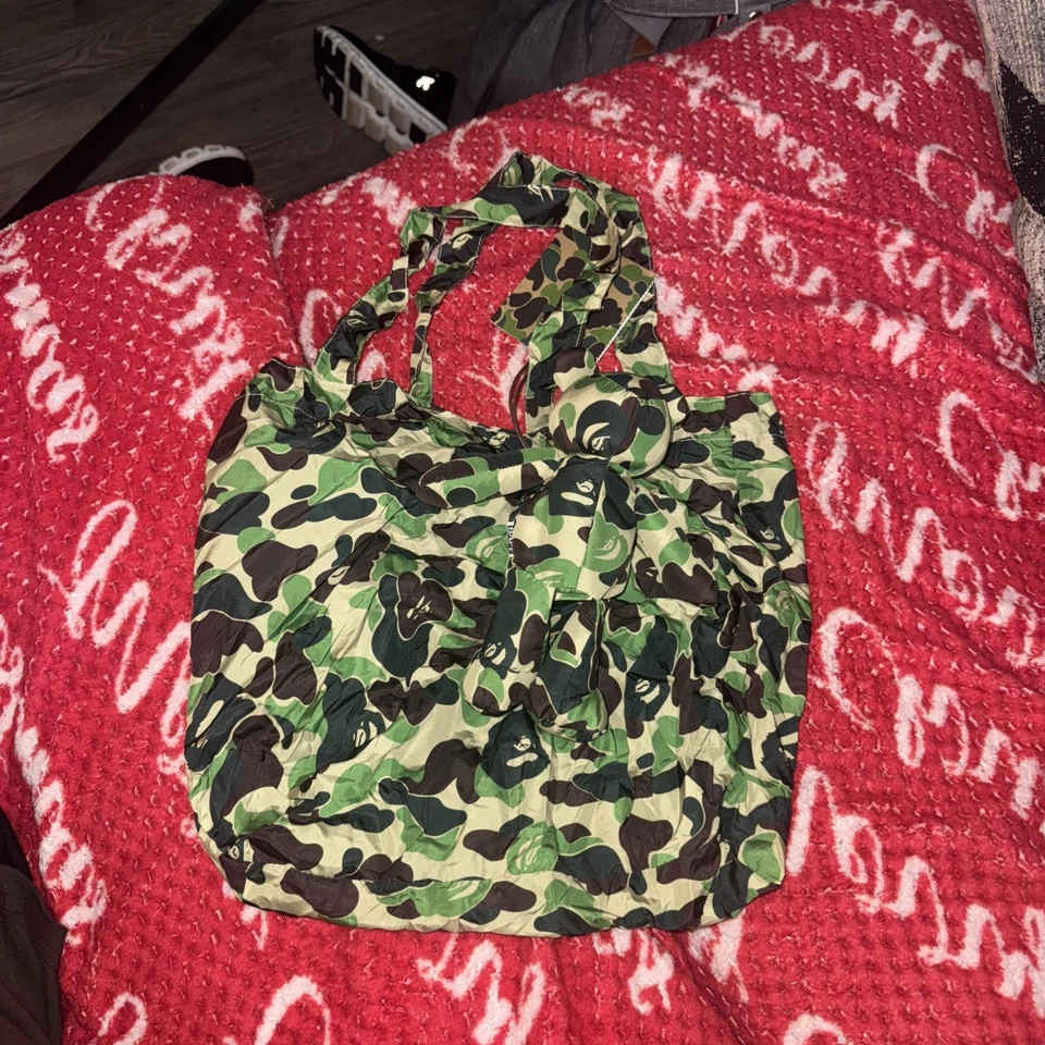 Bolso de Mano Embalable BAPE by A Bathing Ape ABC Camo Bear Eco "Camuflaje Verde" Foto 1 de 4