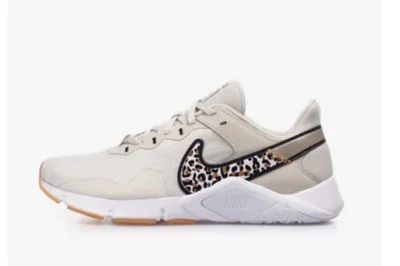 Nike Legend Essential 2 Premium WMNS Light Bone/Trigo 9,5 Foto 1 de 4