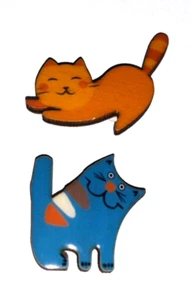 Hand-Painted Wooden 2 Small Cats Brooches Pin Colorful Design Glossy New R3-J2 - Picture 1 of 5