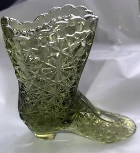 Vintage Fenton Glasstiefel Gänseblümchen und Knopf kolonialgrün 1970er Jahre ca. 4,25"" H - Bild 1 von 8