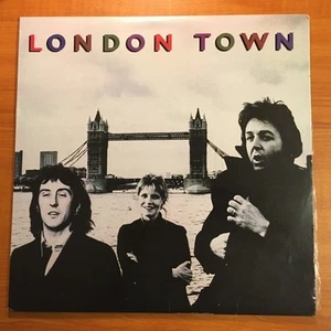 WINGS (Paul McCartney) - LONDON TOWN 12" VINYL LP w/inserts & huge poster 1978 - Picture 1 of 1