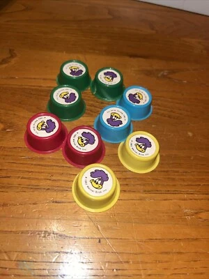 1982 Road Runner Pop-Up Game Replacement Movers Cups Total Of 10 - Image 1 of 4