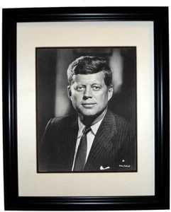 Präsident John F. Kennedy 8x10 Foto im 11x14 schwarzen Rahmen  - Bild 1 von 2