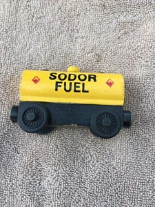 Thomas & Friends Sodor Fuel Tanker Wooden Railway Yellow Tender 2000 - Picture 1 of 3