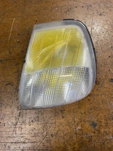 1994-1996 Mercedes-Benz C280 Park Lamp Passenger Side OEM 2028261243 - Picture 1 of 6