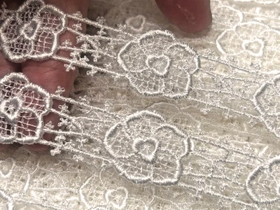 vintage flower 5/8" rayon dyeable  white lace trim 1yd made in USA - Image 1 of 4