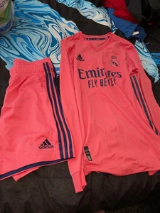 Real Madrid Authentic Pink Away Fußball Trikot 🩷 & Shorts Gr. M ⚽ - Bild 1 von 14